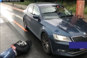 VIDEO: Ráno ukradol vozidlo v obci Marianka, o hodinu už bol v rukách polície