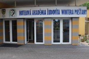 Trnavská župa otvorí stredné školy pre žiakov končiacich ročníkoch