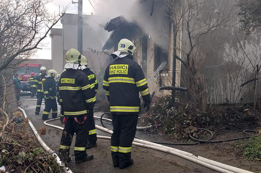 Zhorel rodinný dom v obci Prietržka na Záhorí, obec vyhlásila zbierku