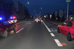 Polícia vyšetruje nehodu, keď 21-ročná vodička v Senici zrazila tri ženy