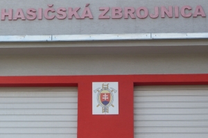 Šaštín-Stráže: V noci horela dodávka, zasahovali hasiči z troch organizačných jednotiek