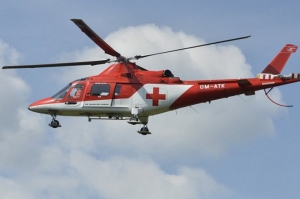 Vážna nehoda pri obci Hrašné si vyžiadala zásah vrtuľníka