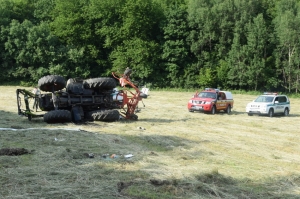 Tragická nehoda traktova v obci Cerová - Rozbehy, pri ktorej zahynul 22-ročný Skaličan.