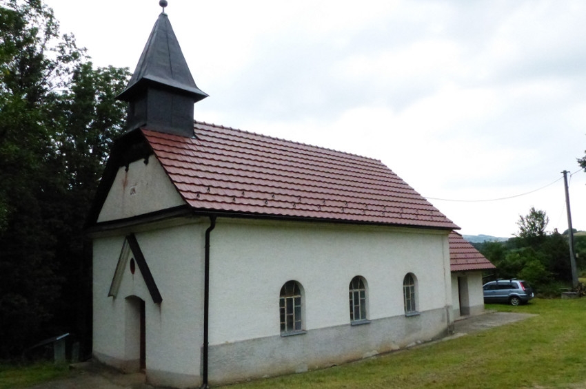 Baptistický kostolík v obci Chvojnica