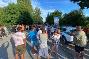 Protestujúci k uzavretiu hraničného priechodu Brodské-Lanžhot 5.7.2021 podvečer