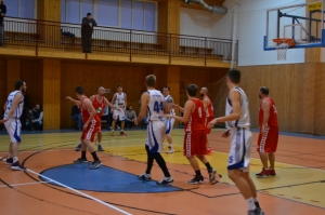 Basketbal Holíč: Hostia pricestovali v oklieštenej zostave, čo domáci umne využili