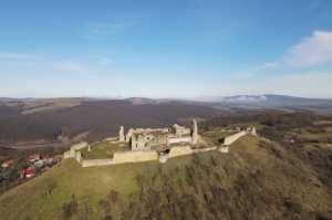 Zrúcaniny hradu Branč nad obcou Podbranč