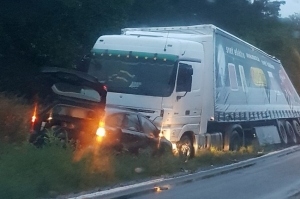 Dopravná nehoda za Jablonicou smer TT      /  zdroj fotiek: Branislav Španka -  Dopravný servis SE , SI a okolie