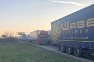 Aktuálne: Polícia vyzýva vodičov, aby sa vyhli úseku diaľnice D2 od Stupavy do Bratislavy!