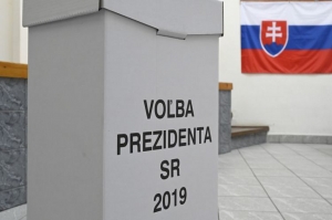 Slováci si v prvom kole volia novú hlavu štátu