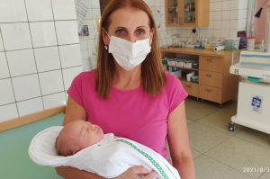 Vedúca sestra Novorodeneckého oddelenia Fakultnej nemocnice AGEL Skalica Mgr. Mária Srholcová.
