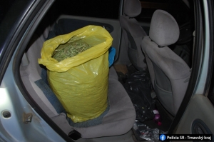 Vyšetrovateľ obvinil Seničana, ktorému v Skalici našli v aute 3500 dávok marihuany
