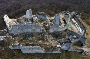 Plavecký hrad    foto zdroj: NaZahori.sk