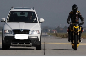 Motocyklisti &amp; vodiči áut - polícia apeluje na vzájomnú tolerantnosť a ohľaduplnosť