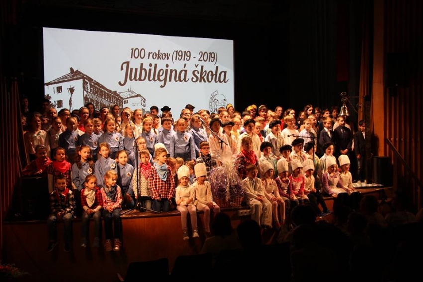100 rokov od vzniku prvej slovenskej meštianskej školy v Brezovej